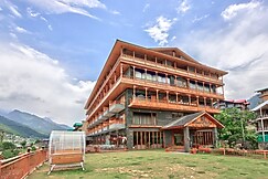 Snow Flakes Resort And Spa Centrally Heated Luxury Resort, Manali