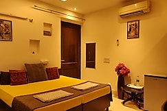 Pearl Homes, Family BnB Homestay, Delhi