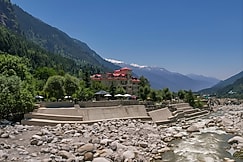 The Allure Grand  A Majestic Riverside Retreat, Manali