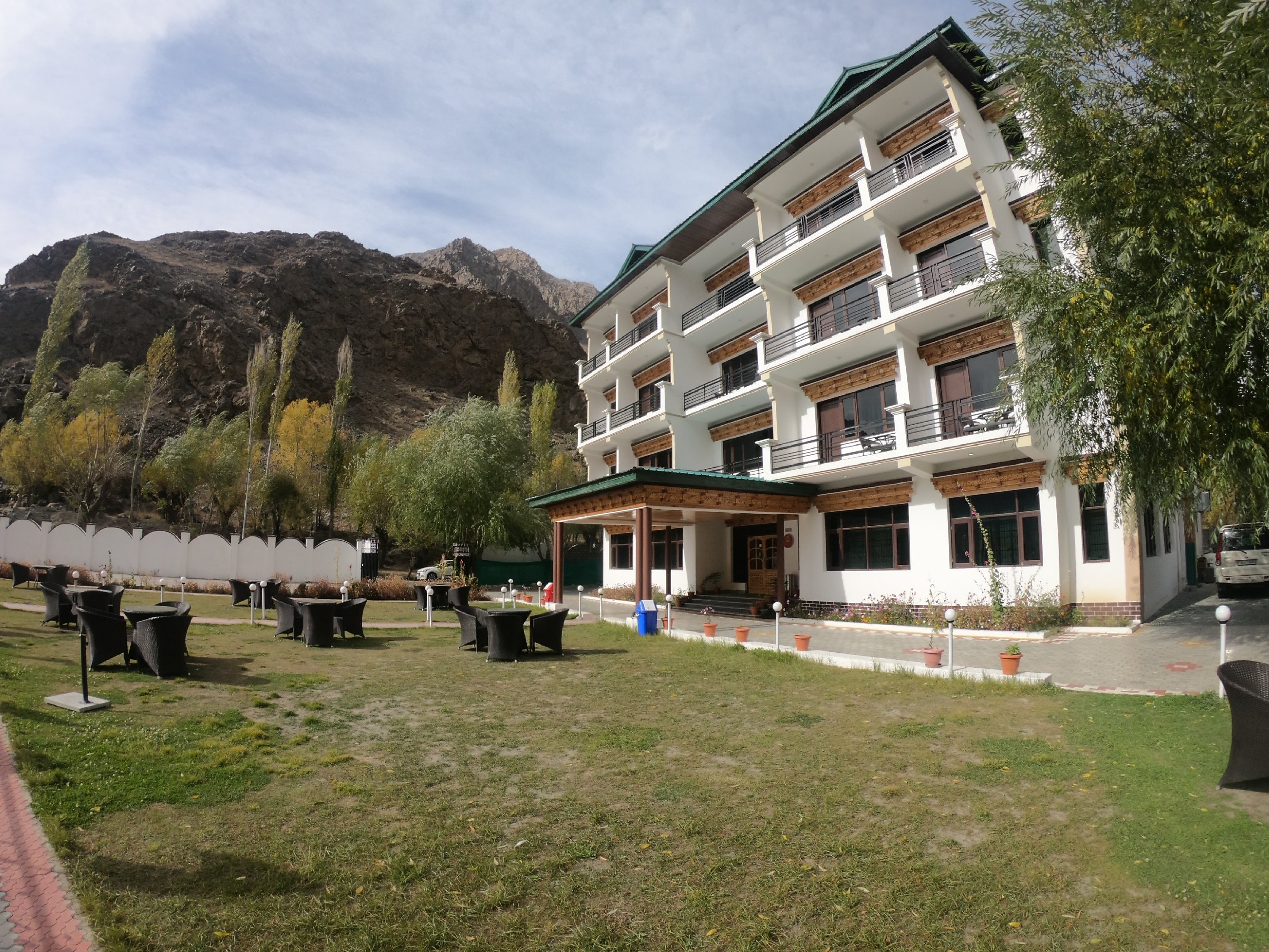Photo 1