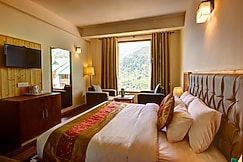 The Woodbine, Manali
