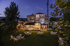 Heritage Bungalow, Rajbagh, Srinagar