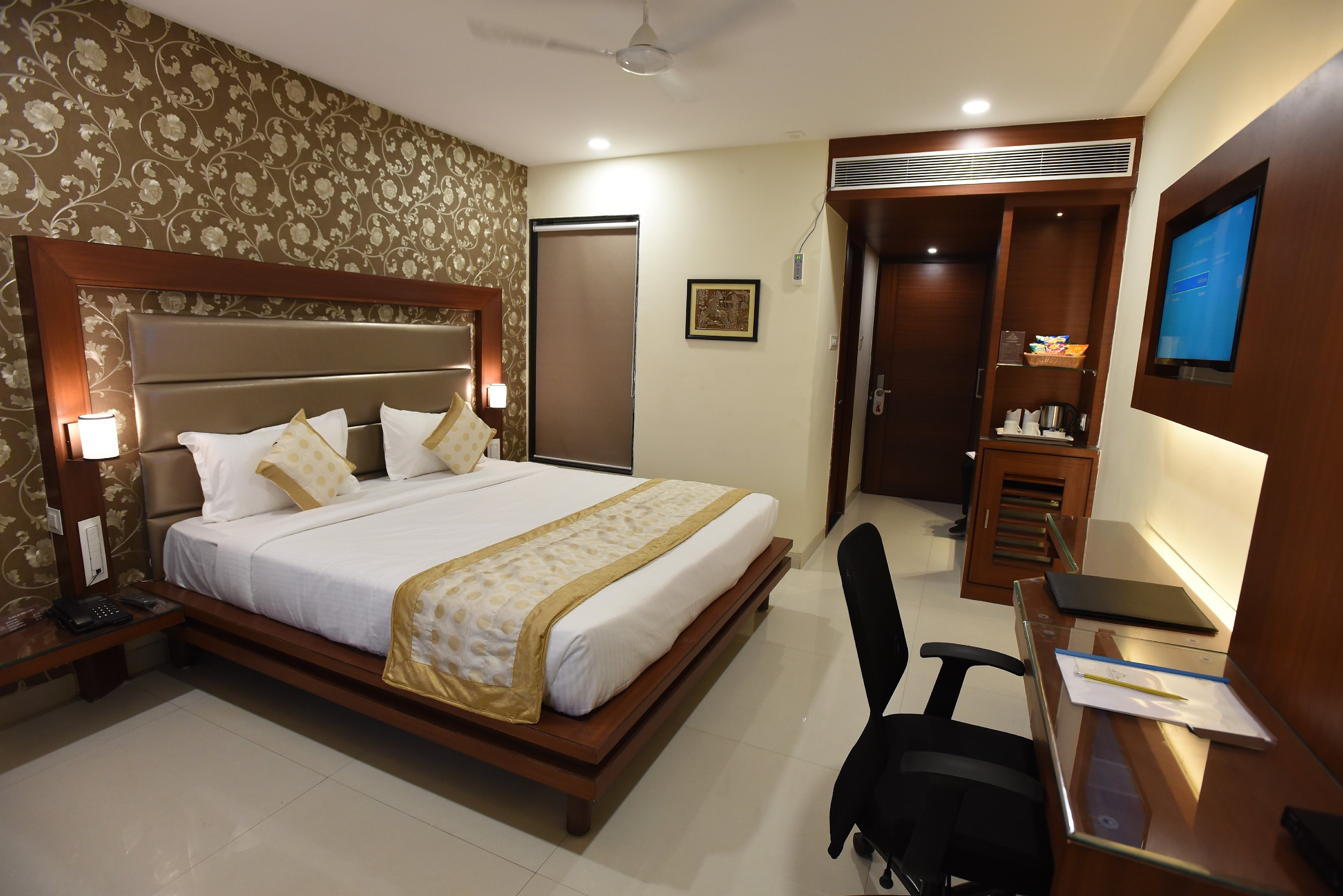 Hotel Grand Rajputana - Tap to explore photos