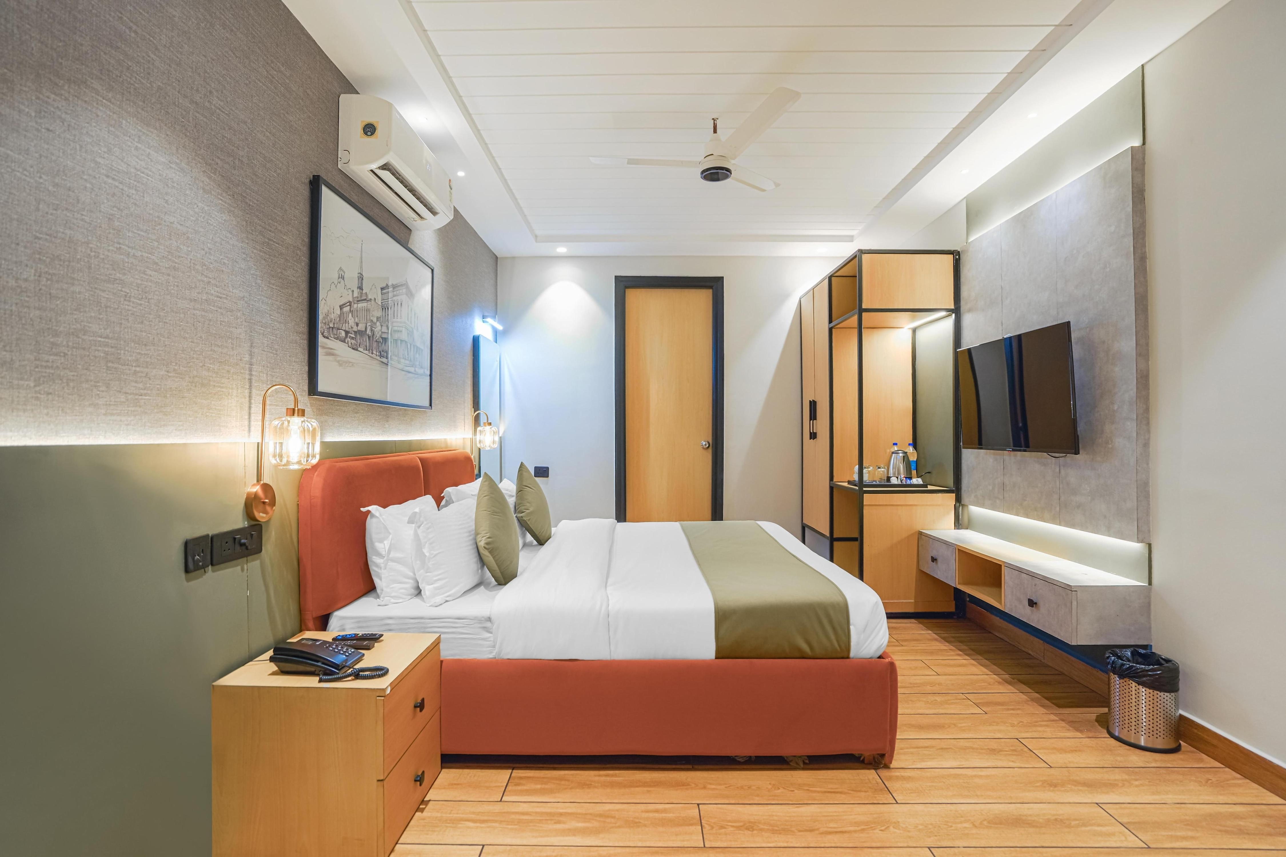 Hotel Highway Greens Near VR Punjab Mall Airport Road Mohali - Tap to explore photos