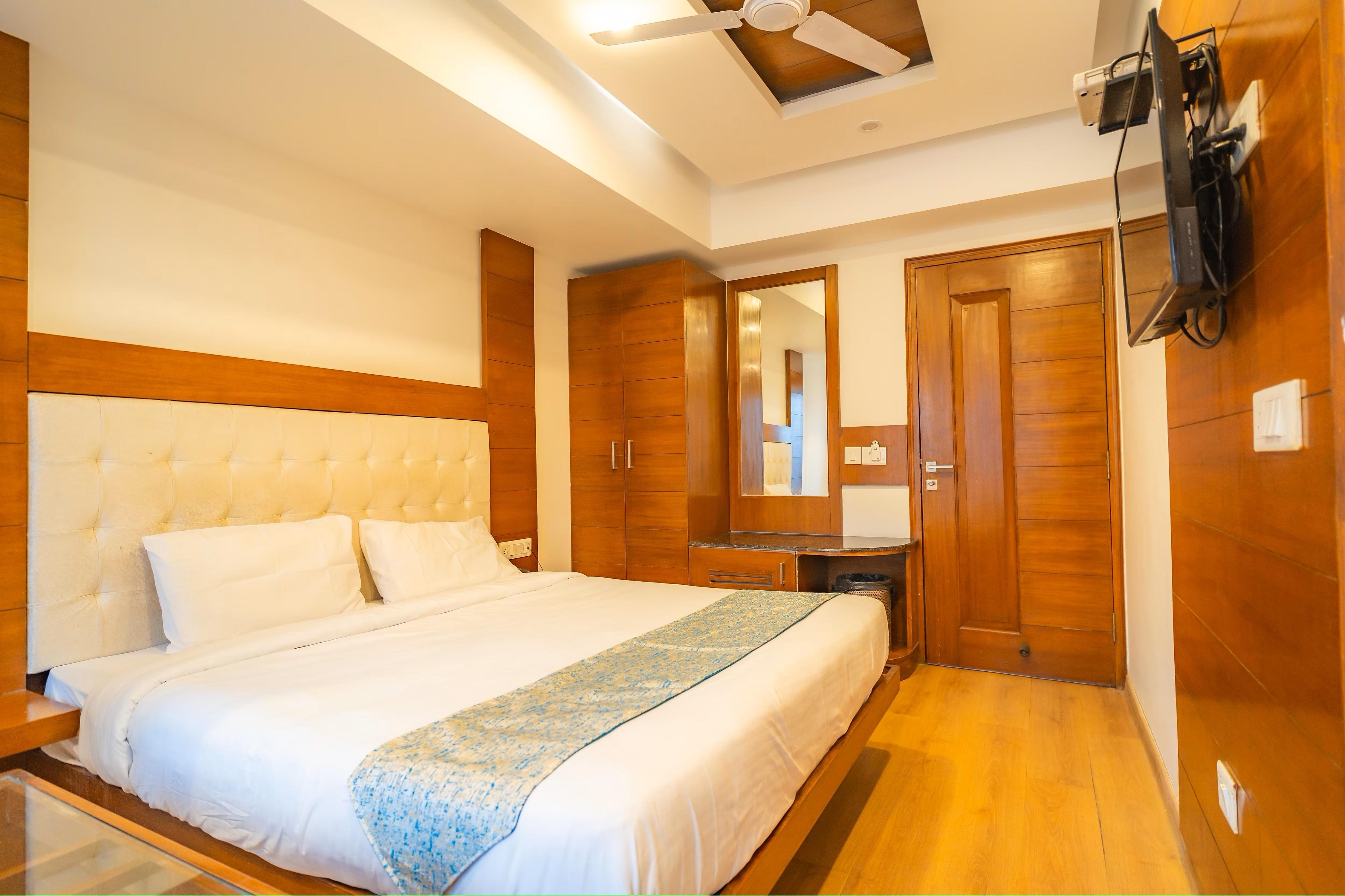 Nova Mayfield Hotel at Mall Road - Tap to explore photos