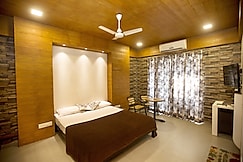 Hotel Shiva Heritage, Thane