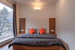 Hotel Morainic Hills, Dharamshala