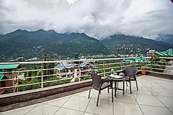 Snow Bloom Resort, Manali