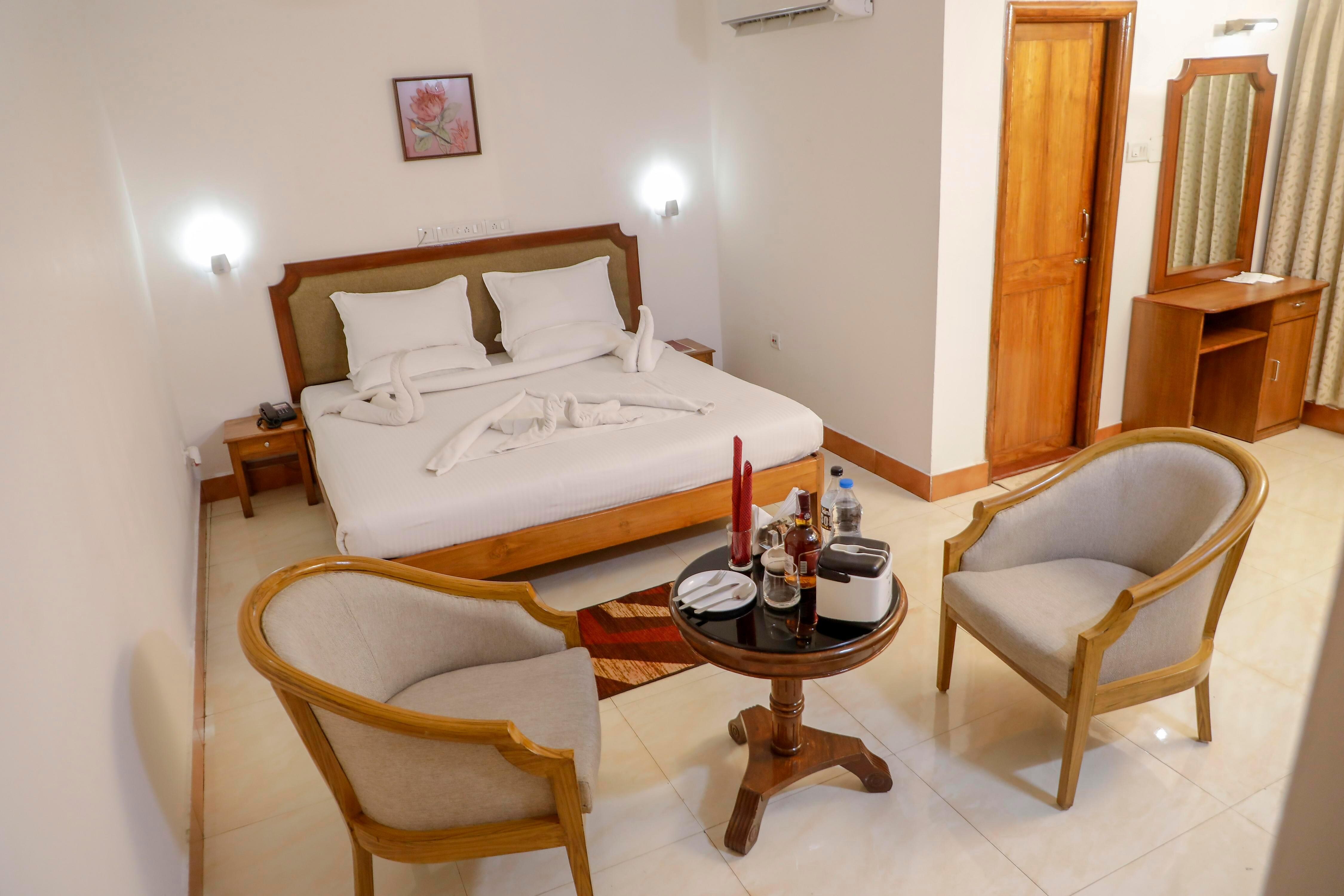 Hotel Golden Anchor Dhamara - Tap to explore photos