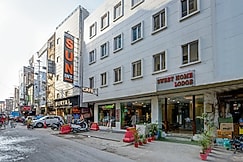 Hotel Sweet Home Lodge  2 min from New Delhi Railway Station, Delhi