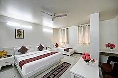 Hotel Sweet Home Lodge  2 min from New Delhi Railway Station, Delhi