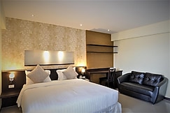 Chateau de Sukhumvit, Bangkok