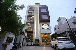 The Gurveer Royal, Lucknow