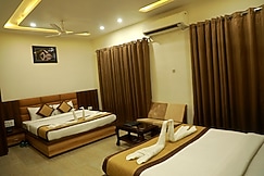 Hotel Maggo, Kumher