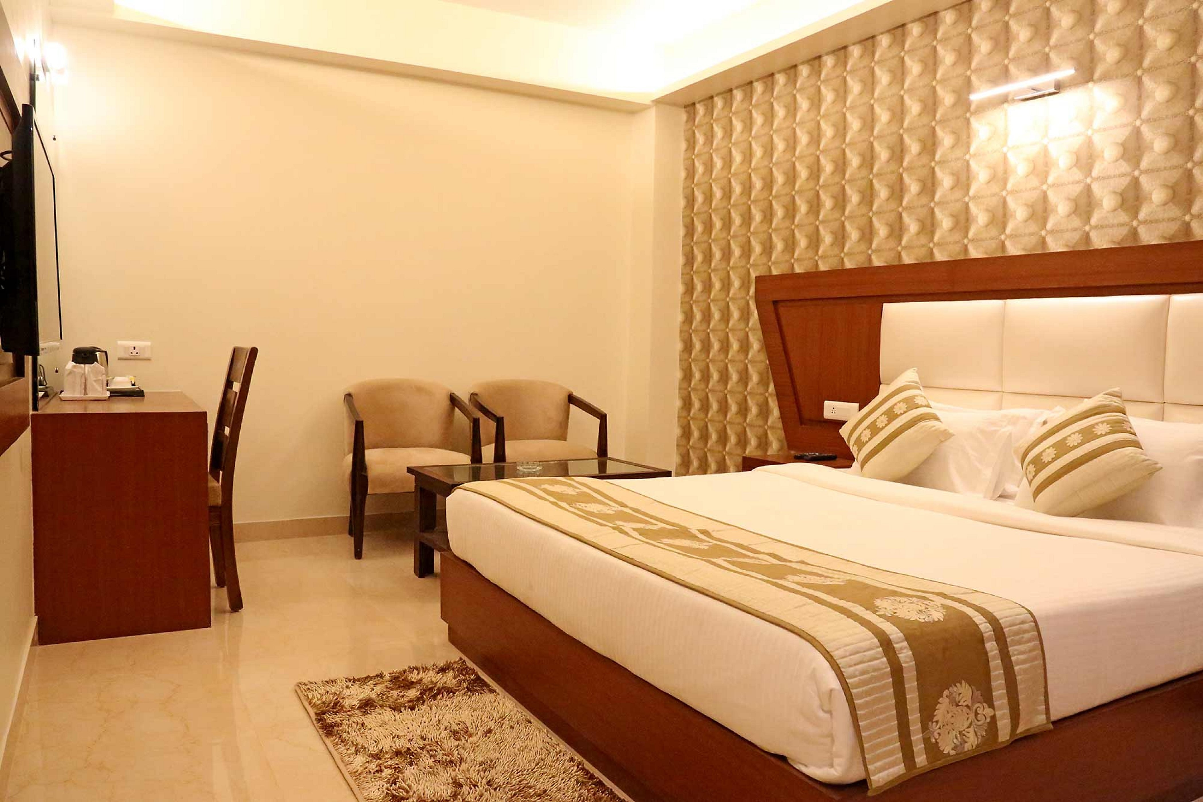 Hotel Varanasi Inn - Tap to explore photos