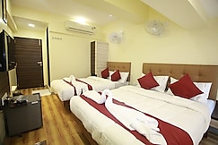 Hotel Alfa International  Near Mumbai Airport , Near Nanavati Hospital, Mumbai