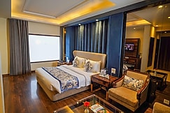 Hotel The Twin Towers, Chaupal