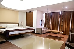 Hotel Panchalee Deluxe, Kolhapur