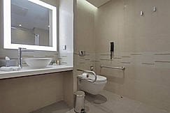 DoubleTree by Hilton Istanbul Umraniye, Adalar