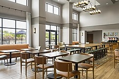 Hampton Inn & Suites by Hilton Braselton, Hall