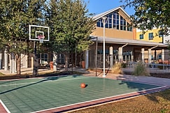 Homewood Suites by Hilton TechRidge Parmer @ I-35, Burnet