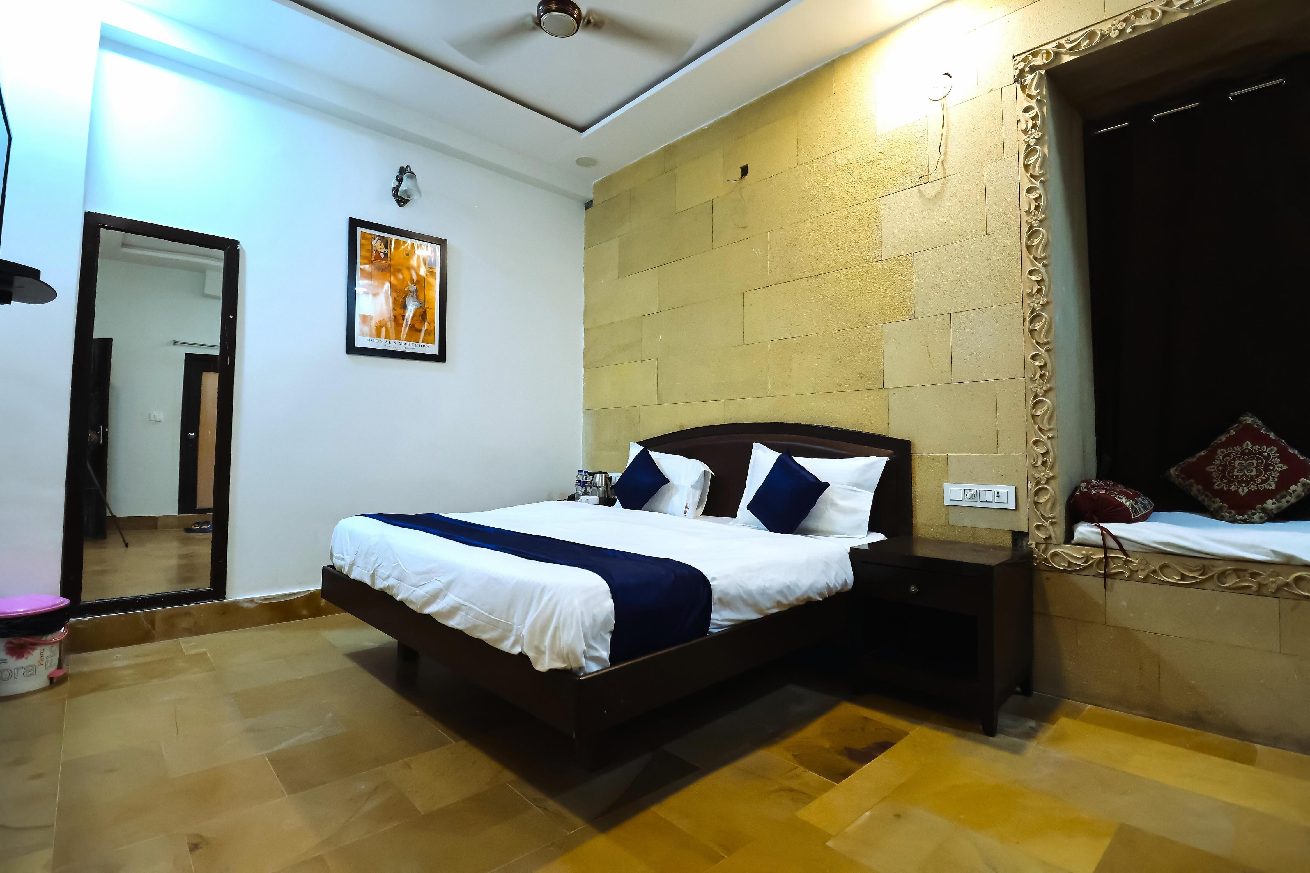 Chirag Haveli - Near Golden Fort - Tap to explore photos
