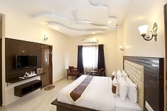 Hotel Golden Brooks, New Chandigarh