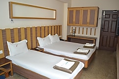 THE HOTEL KARTHIK, Thanjavur