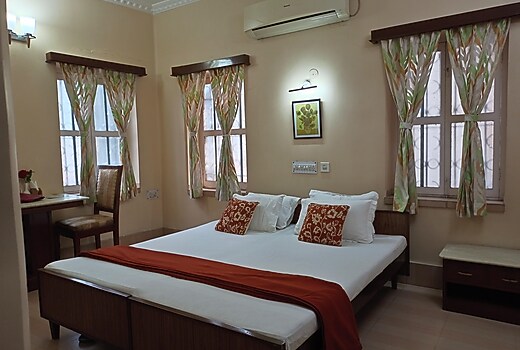 Stay Cool Service Apartment Walking Distance from Rashbehari and Kalighat Temple