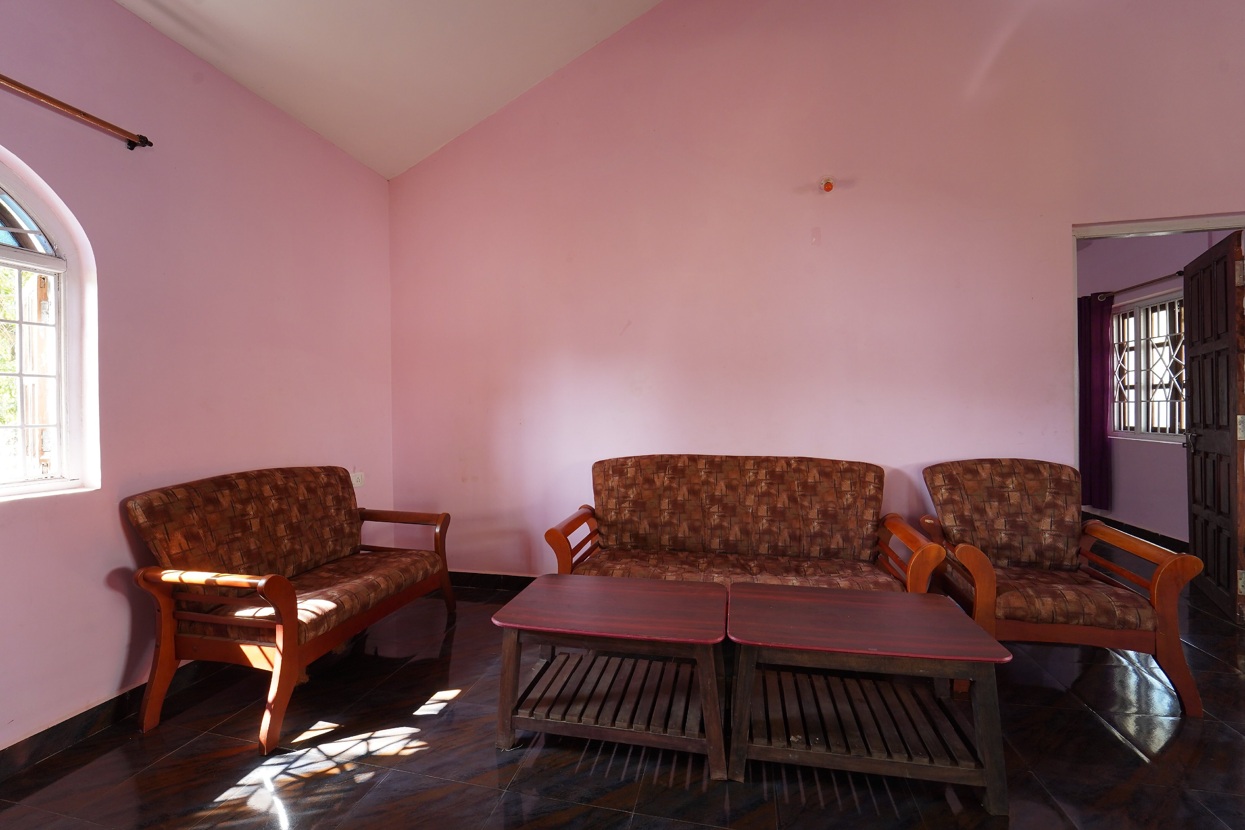 Rooms In Field View Residency - Tap to explore photos