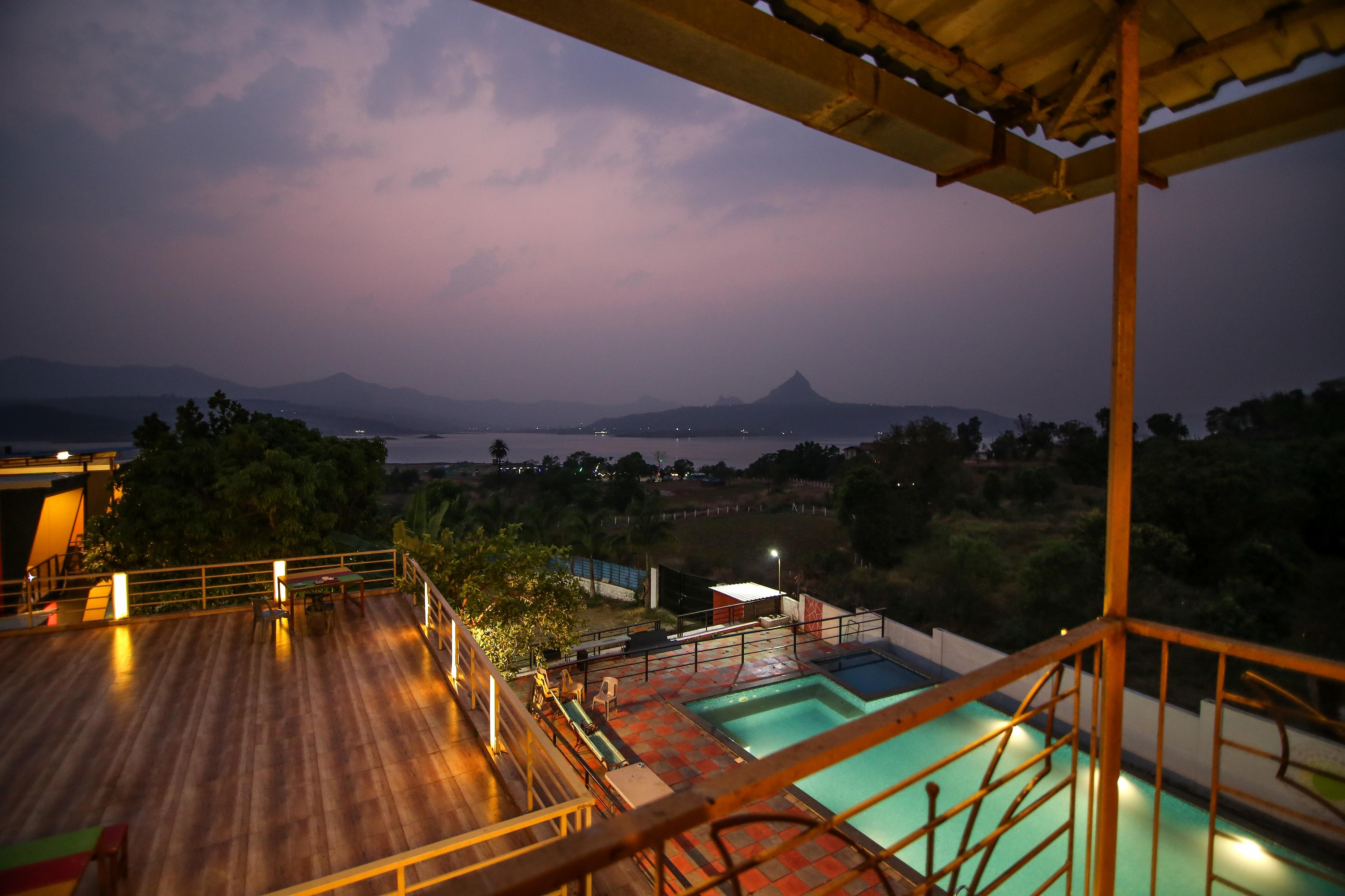 Lake view Private Balcony Room 1