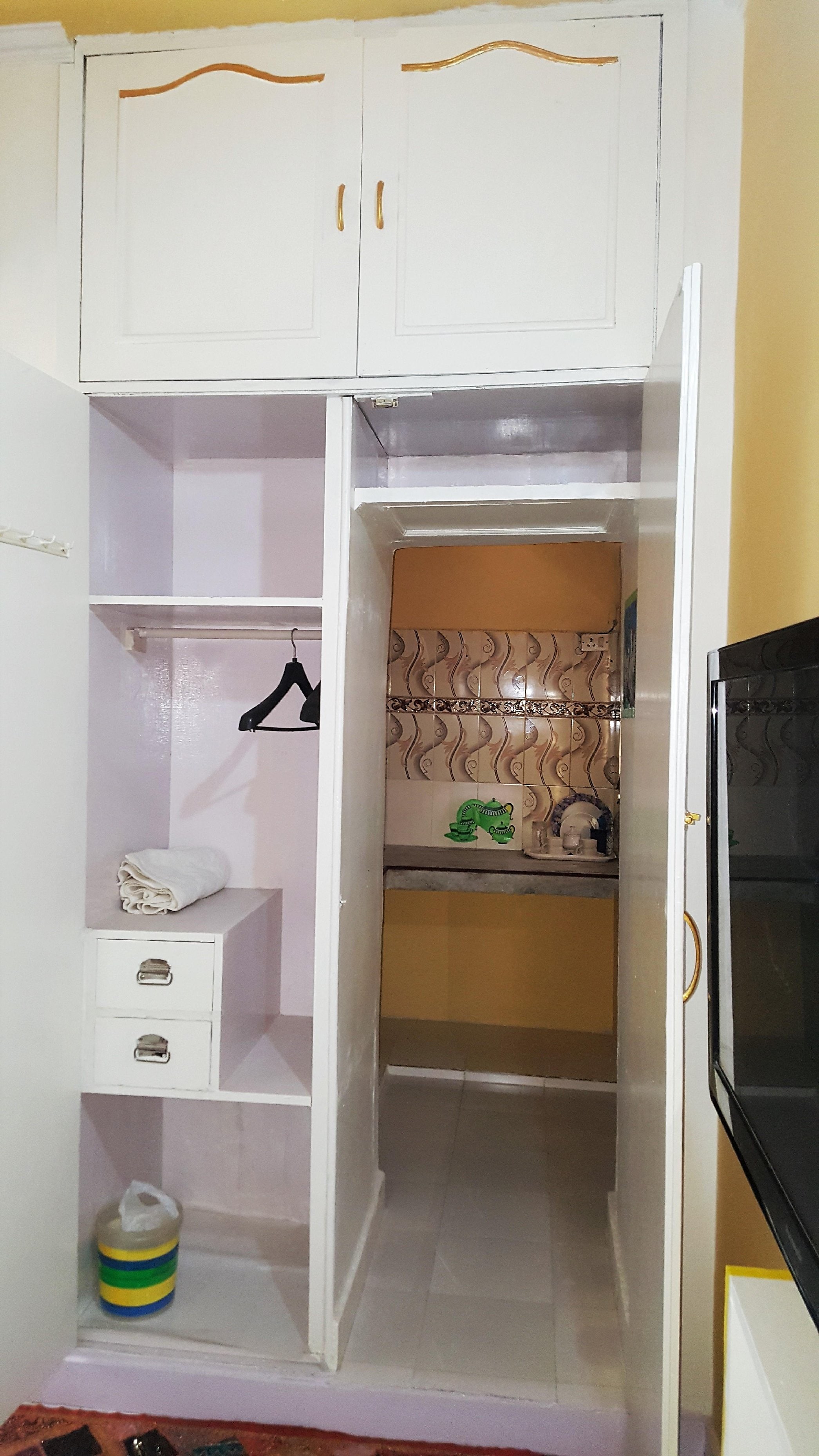 Private AC Room at Faridabad - Tap to explore photos