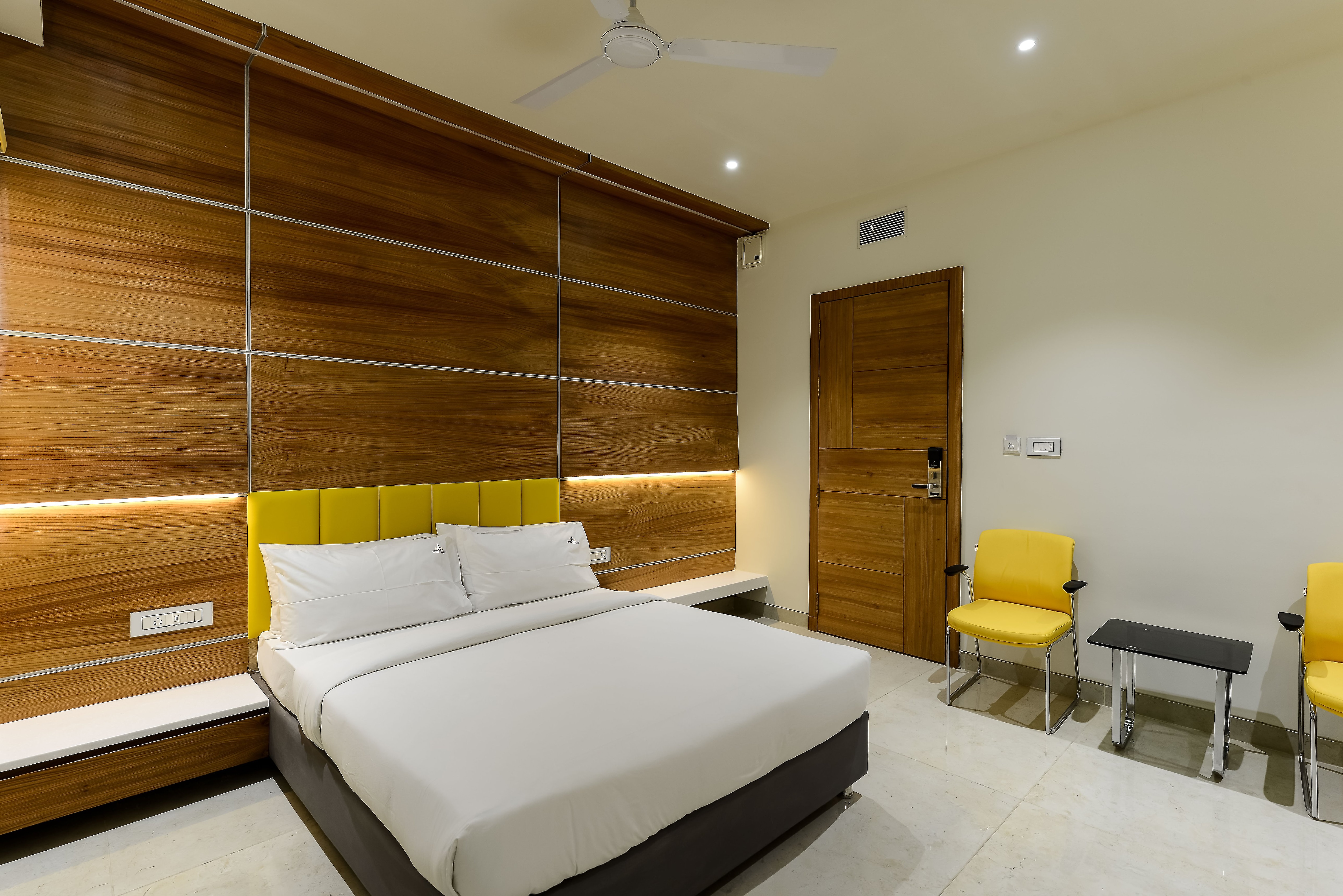 The Hubstreet Hotel - Tap to explore photos