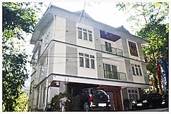 Dug Inn , Aritar