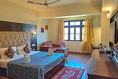 Alpine Hills Hotel, Mechi