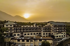 D Polo Club & Spa Resort, Palampur