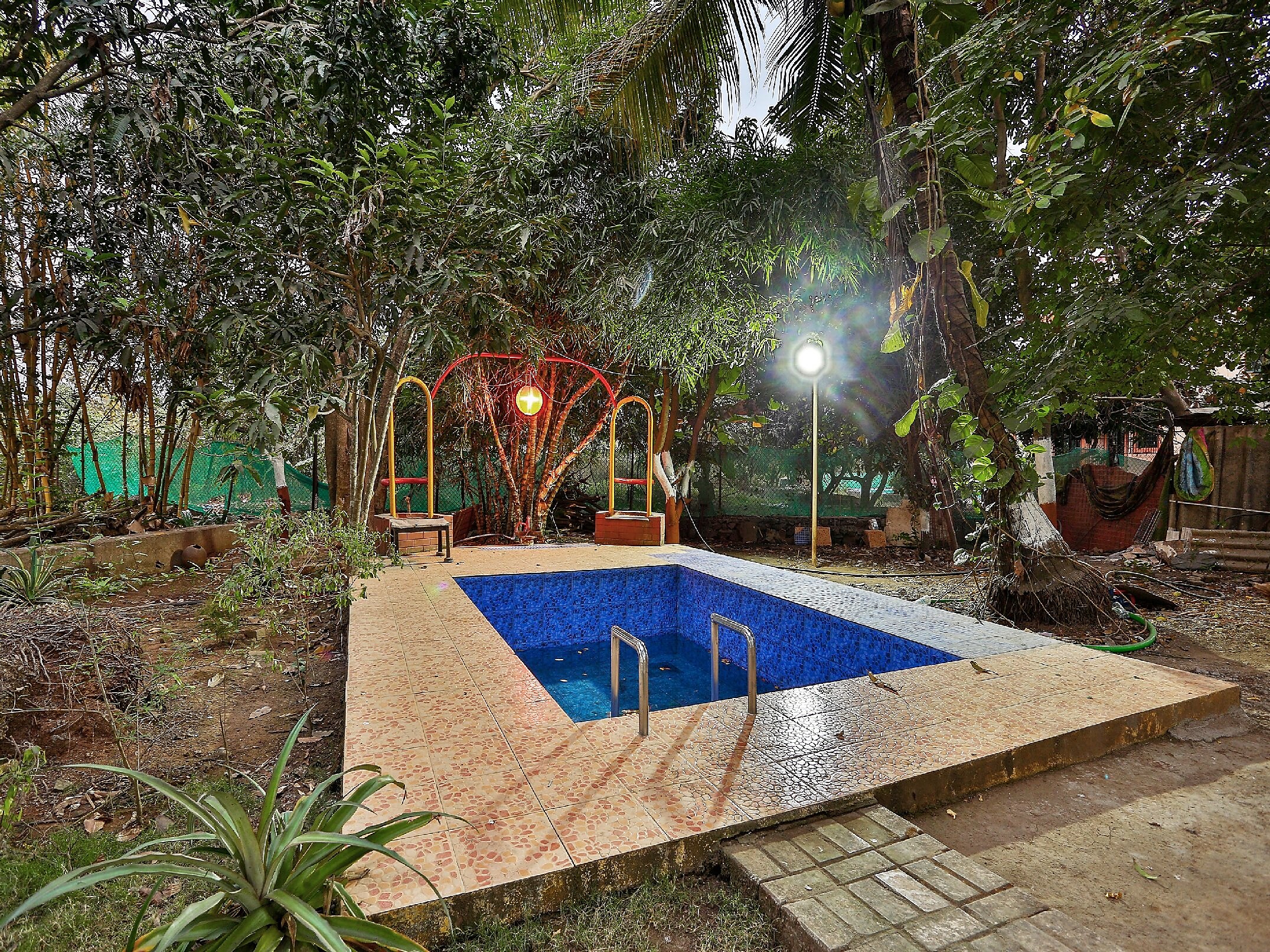 Goldmine 6 BHK Bungalow (6 BHK Accommodation) - Tap to explore photos