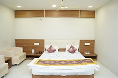 HOTEL GRAND SHIVAM, Burhanpur