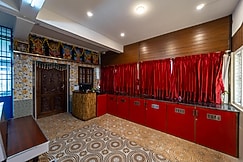 Sri Nandha Luxury Comforts, Valparai