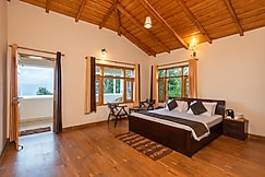 Oak climbing resort, Mukteshwar