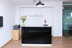 Townhouse Kaushambi Metro Ghaziabad, Ghaziabad