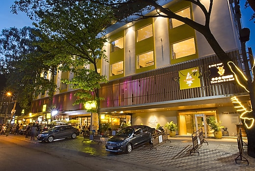 Fountain Tree by TGI Hotels