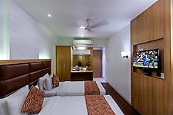 Gold Crest Business Hotel by Pranaam Hospitality, Thane