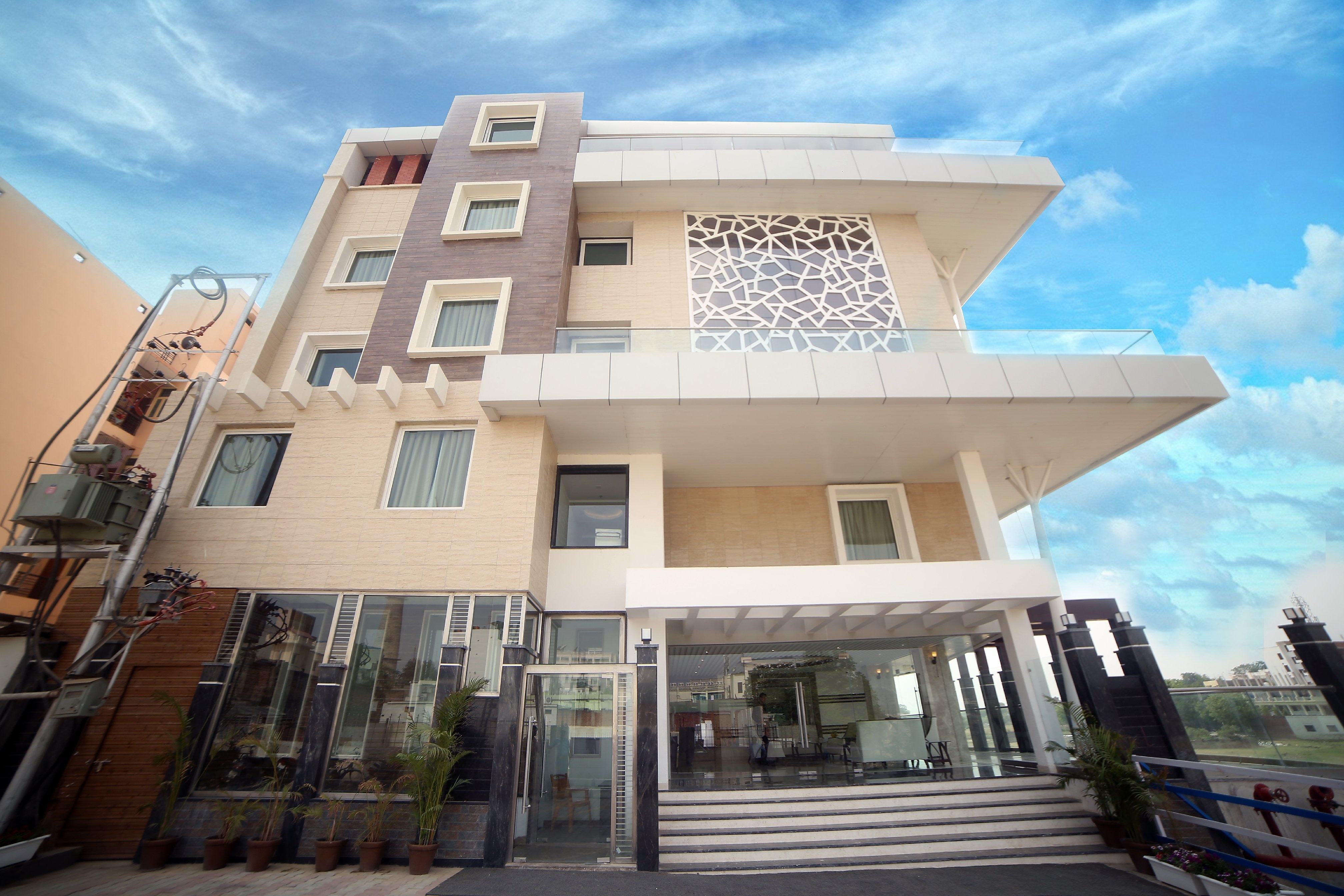 Comfort Inn Benares Varanasi INR 387 OFF ( ̶2̶5̶0̶0̶ ) Hotel Price