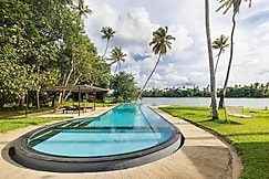 Cranganor History Cafe & Riverside Chateau, Cochin