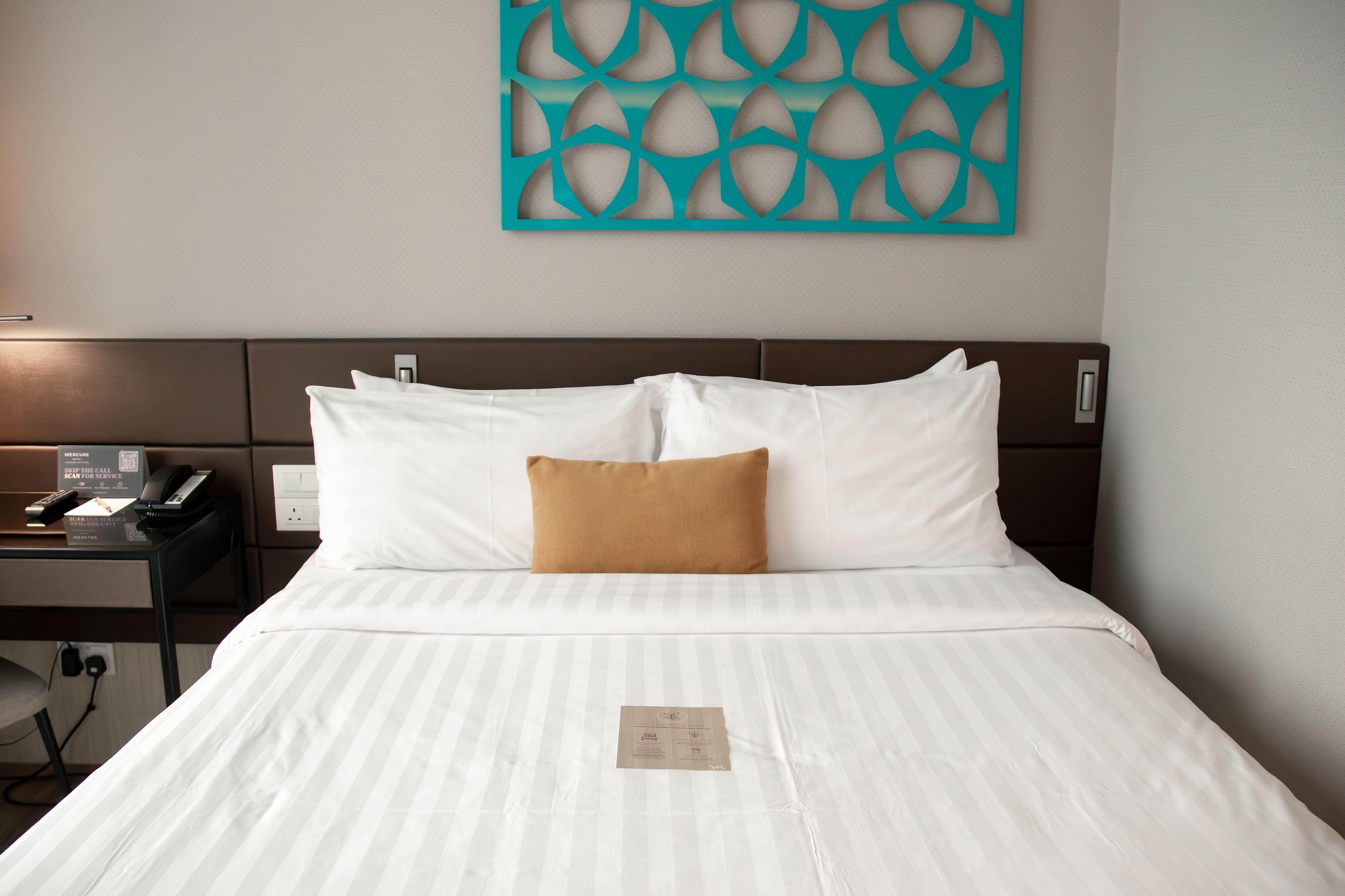 Mercure Singapore on Stevens - Tap to explore photos