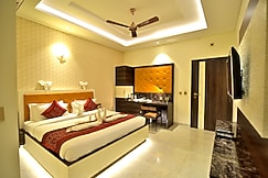 Hotel MB Plaza, Chomu