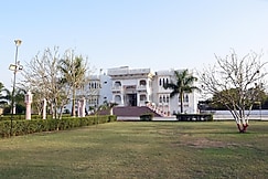 Tej Mahal Palace Bandikui, Bandikui