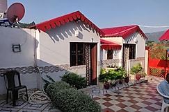 Krishna Red Rose Guest House, Naukuchiatal
