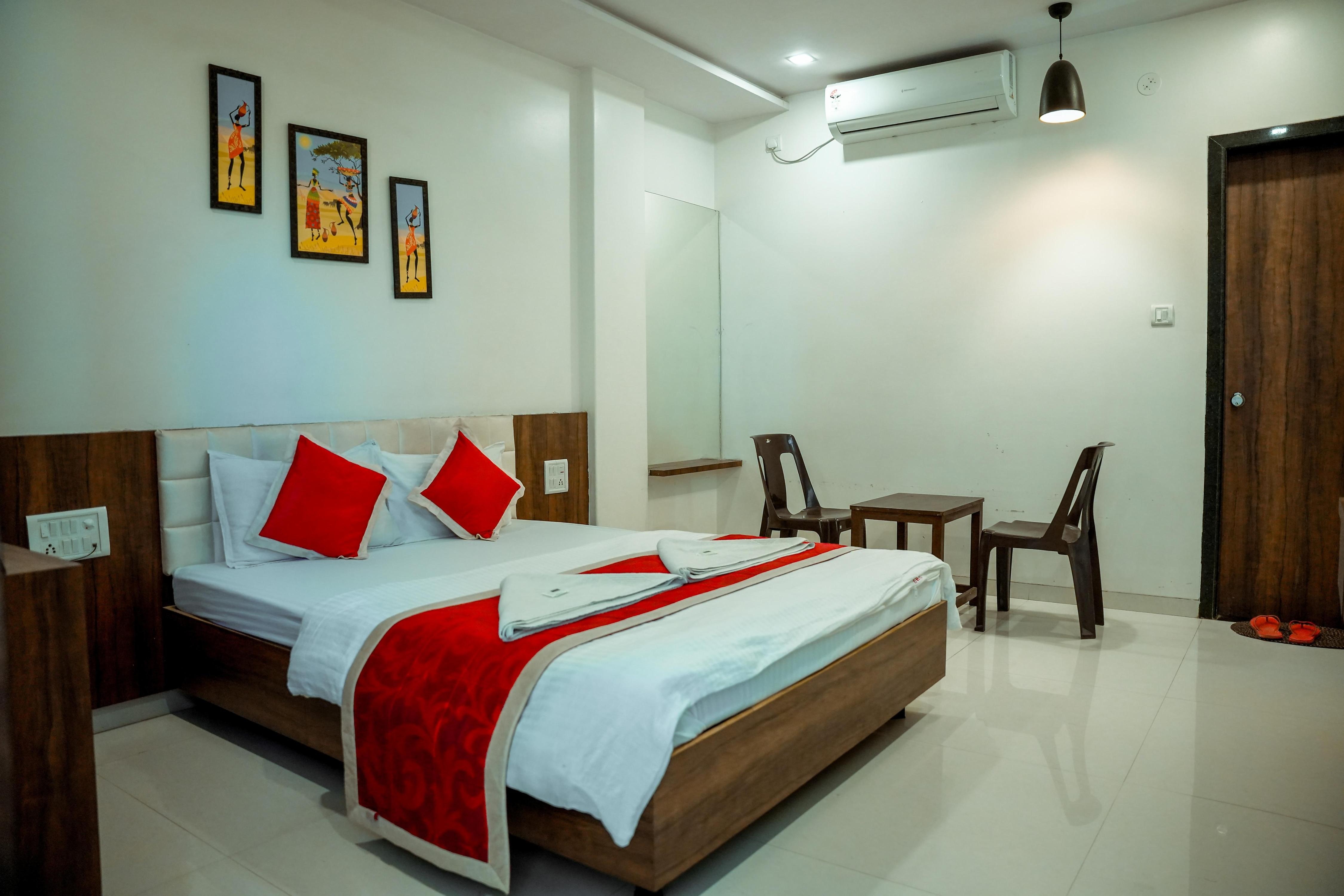 Super Deluxe 2 Bed Non A.C 1